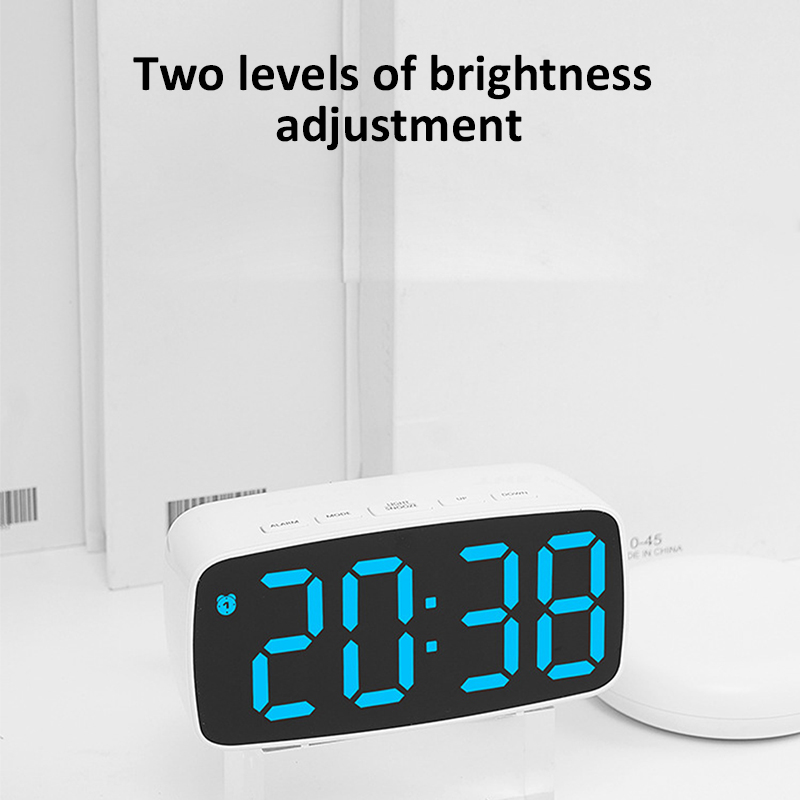 超大音量振動目覚まし時計 LED卓上時計 明るさ調整機能付き - Led Desk Clock のレビューと価格