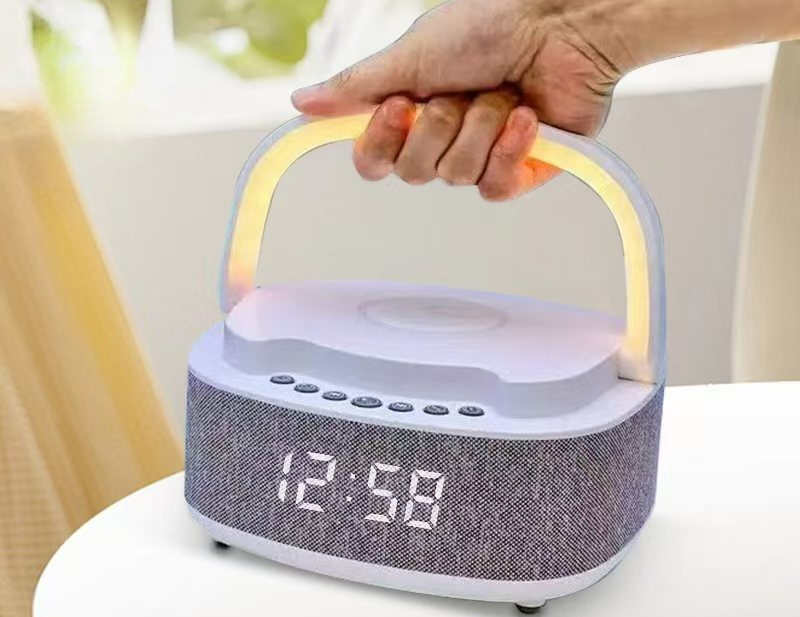 Bluetooth スピーカー S301 - タイマー機能付 - Led Desk Clock のレビューと価格